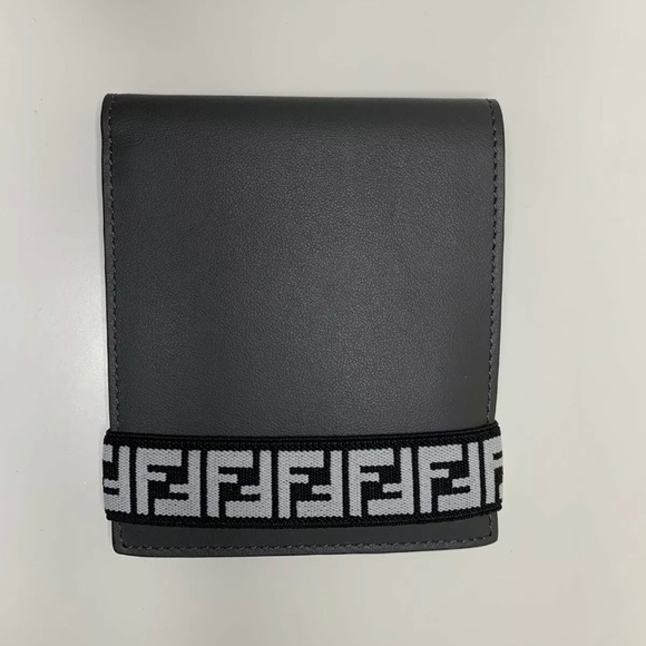 FENDI Wallet - Picture 2 of 4